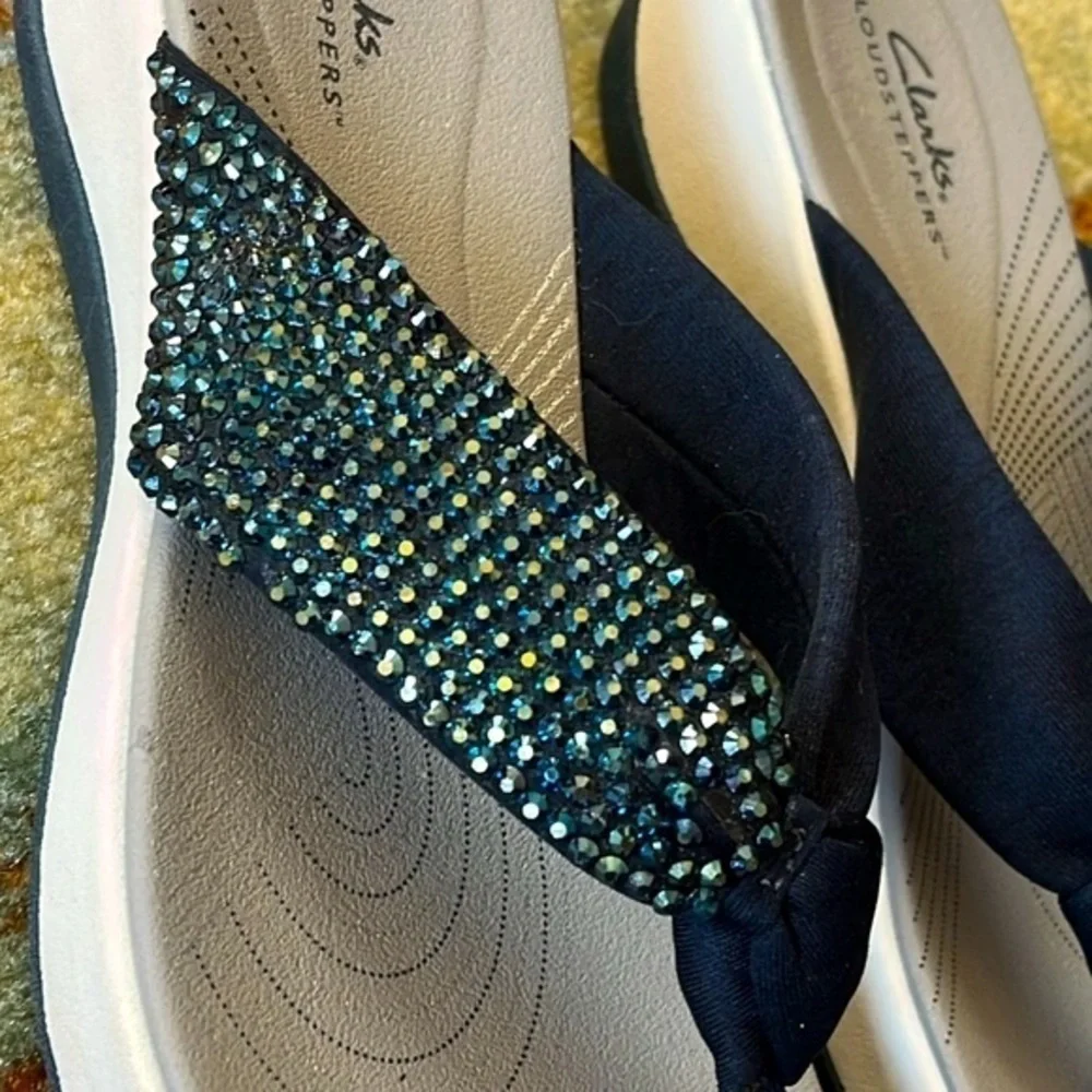 Brand Clarks Cloudsteppers Thong Sandals Custom Blue w/ Beaded Crystals Sparkly